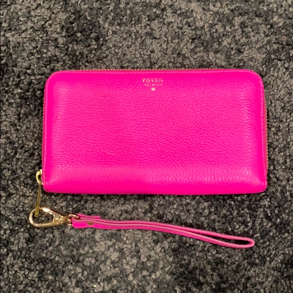 Pink fossil wallet with wristlet